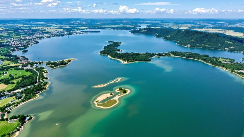 Faites une escapade nature à 2h30 de Paris en partant au plus grand lac ...